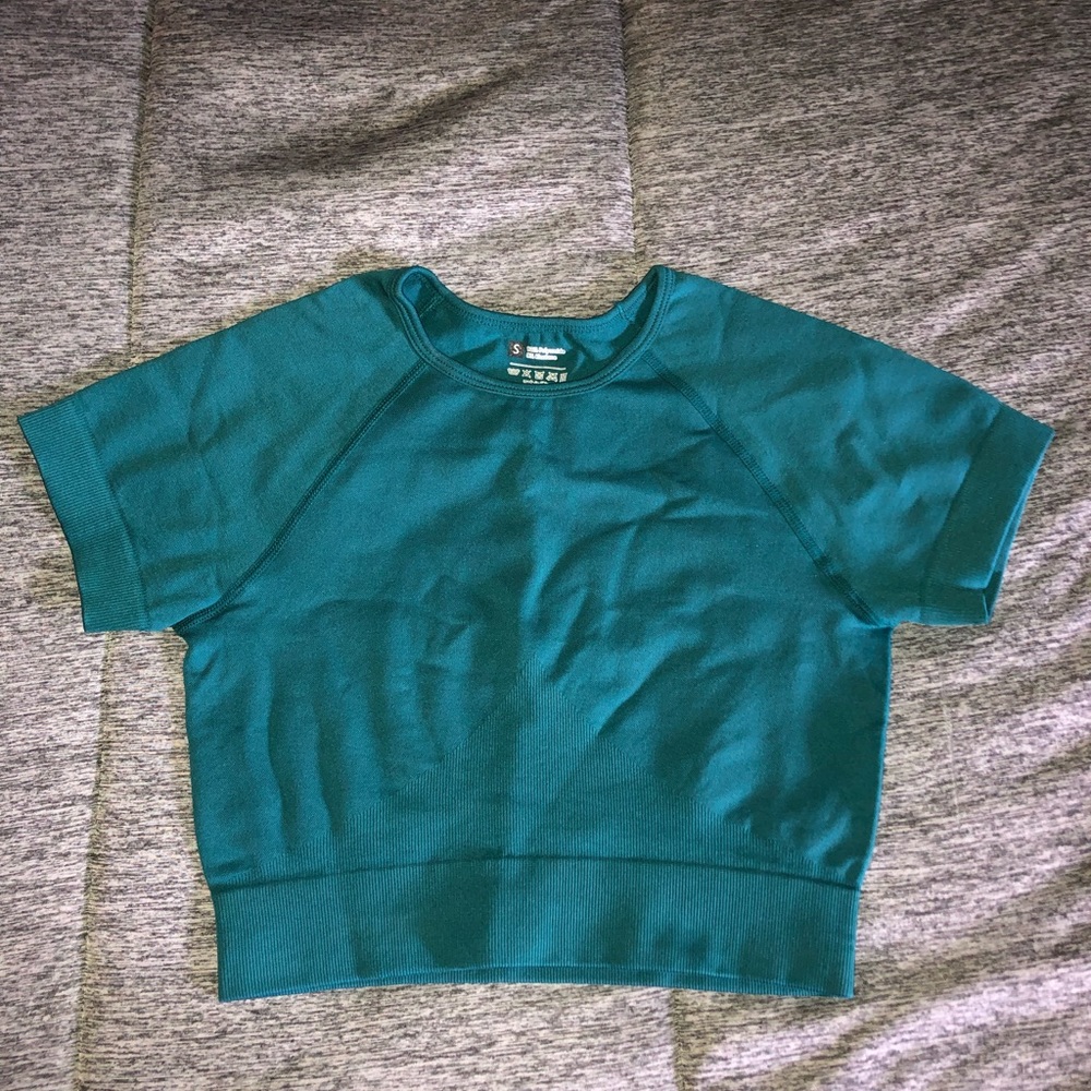 Cropped Workout Top